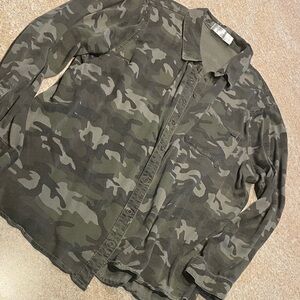 Time and Tru Olive Green Button-Up Shirt